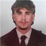 Soy un estudiante universitario de Málaga que busca formar una base de aprendizaje laboral adecuada y así adquirir fondos para poder costear futuros gastos. Tengo muchas ganas de aprender y estudio el Grado en Educación Primaria.